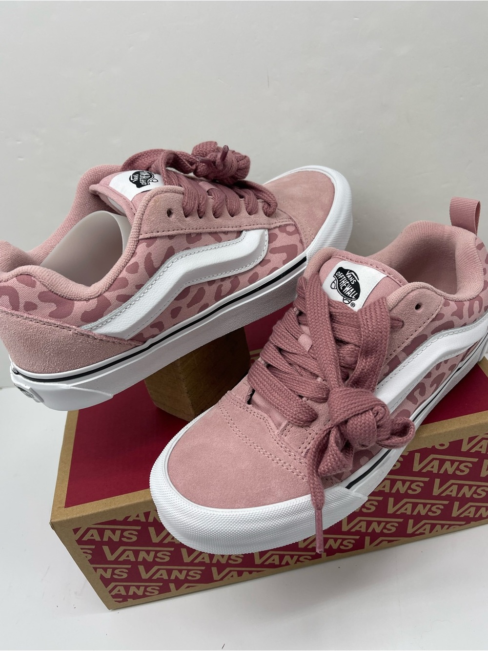 Vans WMNS Knu Skool
LEOPARD Misty Mauve
VN000D2TFPR Sneakers Skate
Leopard - Picture 10 of 15